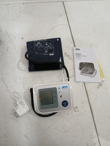 A&D MEDICAL LIFESOURCE BLOOD PRESSURE MONITOR - LARGE - blue/white - (model:ua-767fam) image 3