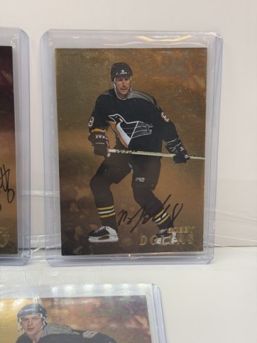 7 ASSTD SIGNED 1998 IN THE GAME INC HOCKEY CARDS image 15