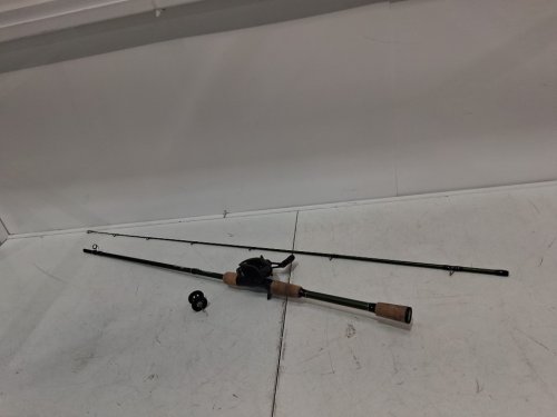Pflueger Monarch Baitcast Combo-5-6.1:1- Medium Heavy - 7ft - GREEN - (MODEL:monc702-6) image 3