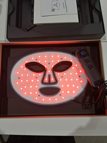 RED light therapy and led photon silicone mask with adjustable Velcro strap and 7 waves - black image 8