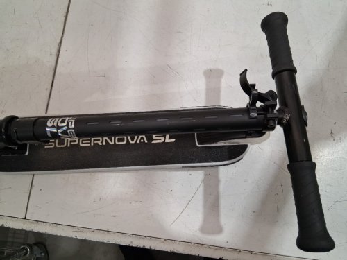 melo wheels supernova ultimate light-up kids kick scooter image 3