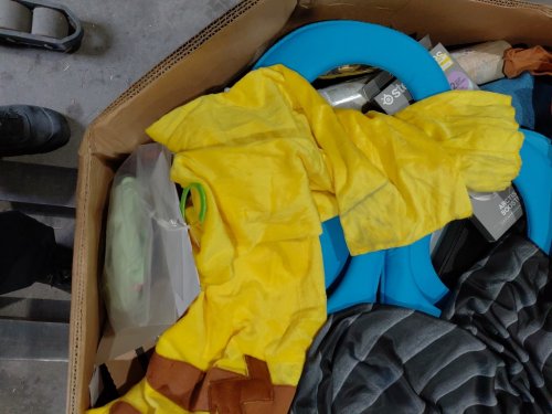 assorted MIXED item MYSTERY PALLET - VARIOUS PRODUCTS - aprox 300+ - (pallet #35) image 5
