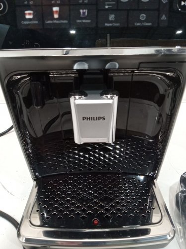 Philips lattego 3300 series fully automatic ESPRESSO MACHINE WITH BUILT-IN GRINDER - BLACK (MODEL: ep3341/50) image 4
