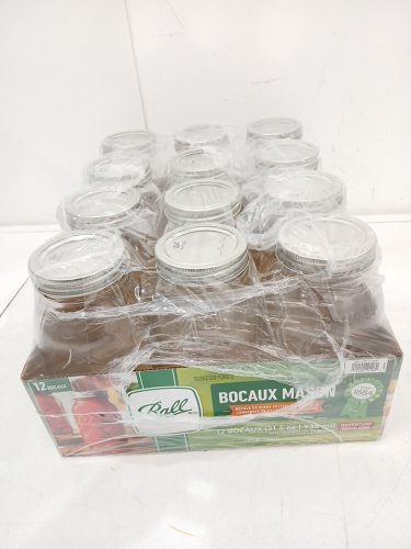 12pk Ball regular mouth mason jars with lids and bands - 31.6oz - clear (model: 2016885) image 3