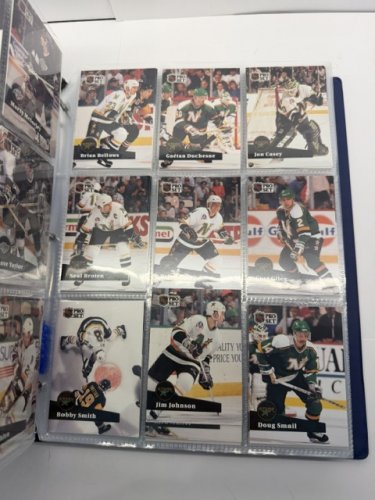 550 APPROX ASSSTD NHL PRO SET 1990 HOCKEY CARDS image 18
