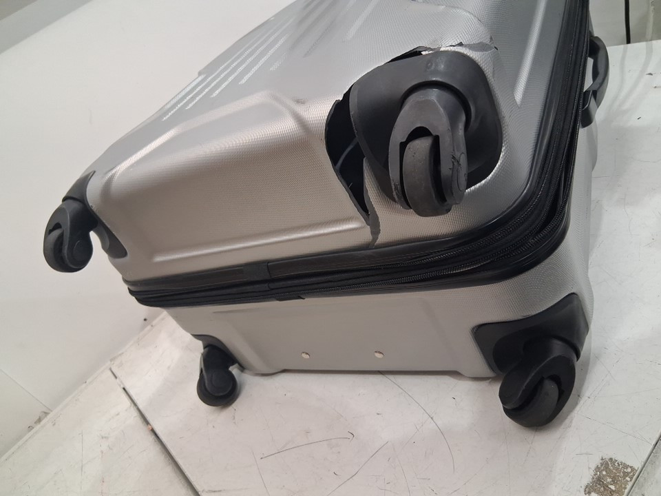 Outbound Hardside Spinner luggage - 30" - silver image 8