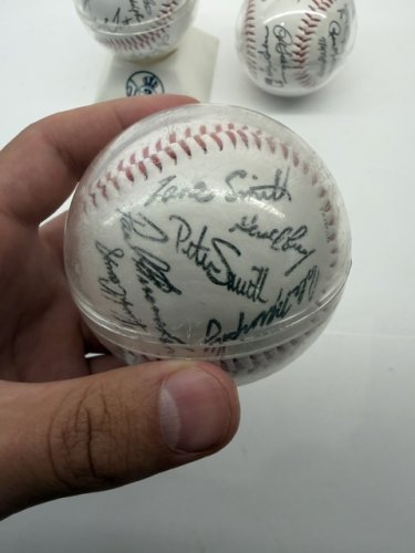 3 ASSTD MULTIPLE FASCMILE SIGNED BASEBALLS image 20
