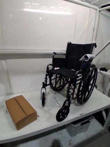 MEDLINE GUARDIAN K1 WHEELCHAIR - 16" seat - 300LB CAPacity - BLACK (MODEL: K1166N22S) image 3