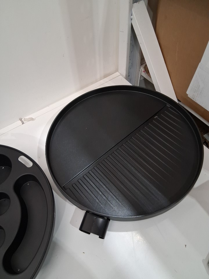 Costway Electric BBQ Grill 1200W Indoor Outdoor Grill with 2-Zone Non-Stick Grilling Plate - red (model: es10462us-re) image 8