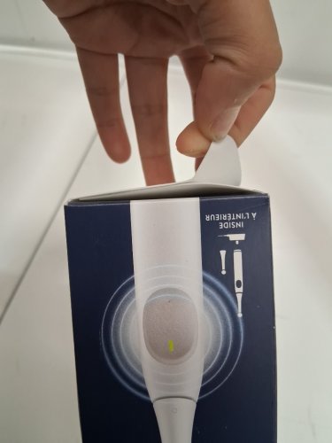 oral-b io series 2 smart electric toothbrush starter kit - white - (model:s2.1c9.0 / 3757) image 2
