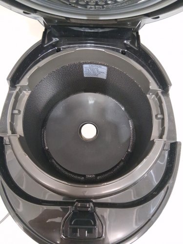 CUCKOO TWIN PRESSUE RICE COOKER/WARMER - 6 CUP CAPACITY - BLACK (MODEL: CRP-RT0609F) image 7