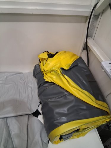 INTEX EXPLORER K2 2-PERSON INFLATABLE KAYAK SET WITH ALUMINUM OARS & PUMP - YELLOW (MODEL: 68307EP) image 9