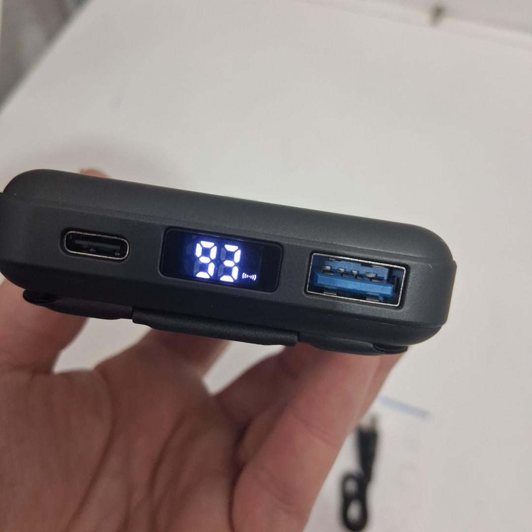 podoru MAGSAFE wireless power bank WITH FOLDING MAGNETIC STAND - 5W/7.5W/10W/15W - 10000mah - black (model: kt-d009) image 4