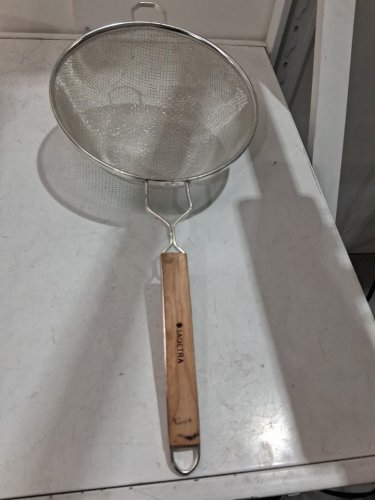 Sagetra Mesh Strainer with a Wooden Handle -10.5" (model:701026) image 2