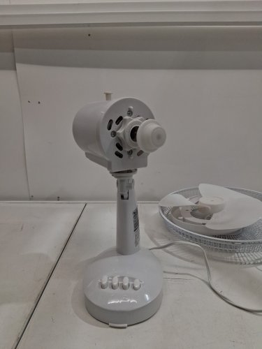 tooltech 3-speed oscillating desk fan - 12" - white (model: 100075) image 3