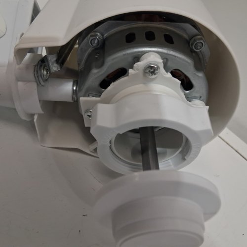 BLACK+DECKER STAND FAN - 16" - WHITE (MODEL: BFSR16W) image 4