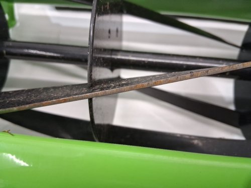 GreenWorks 16" Reel Lawn Mower with Grass Catcher - Green (Model: 25052) image 3