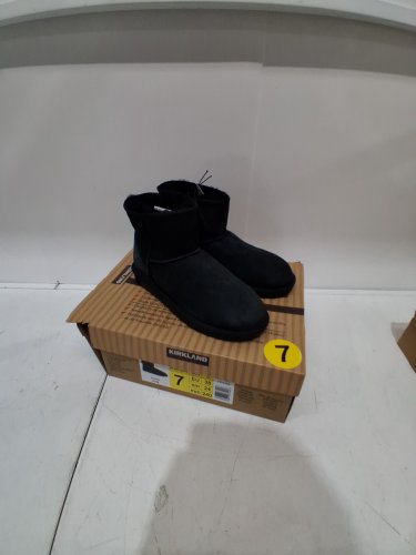 women's kirkland signature shearling boot - size 7 - black (model: 7771757) image 2