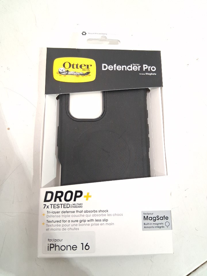 OtterBox Defender PRO Series for iPhone 16  WITH magsafe Case - Black (MODEL: 77-96016) image 2