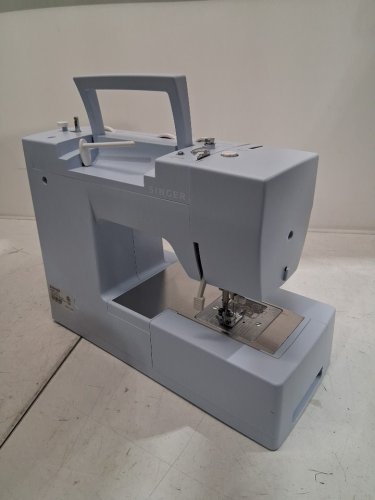 singer heavy duty metal frame High Speed Sewing Machine  - meltwater blue (model: 4423) image 6
