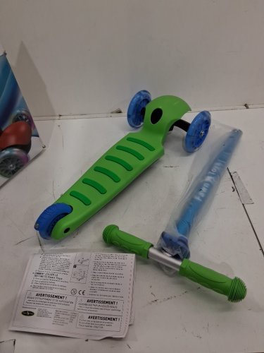 Fawn Toys 3-Wheel Junior Kick Scooter LED Flashing Wheels, Three Adjustable Heights Quiet PU Wheels - 23.6"H - 29.5" - 110LBS CAPACITY - green - (MODEL:SVT-007) image 3