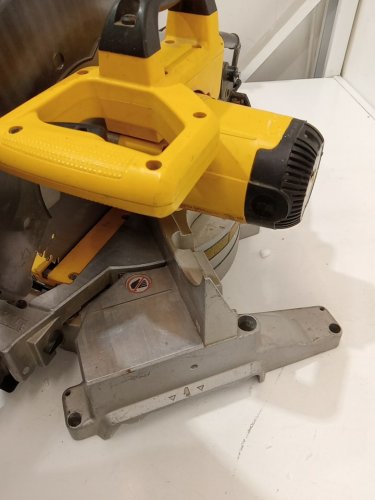 dewalt corded miter saw, 15 amp , TOOL ONLY, 10" - YELLOW (MODEL: DWS713) image 7