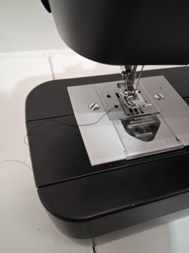 SINGER LIGHTWEIGHT & PORTABLE SEWING MACHINE WITH 45 STITCH APPLICATIONS - BLACK (MODEL: M1150) image 11