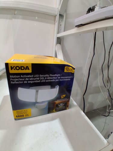 KODA MOTION-ACTIVATED LED SECURITY FLOOD LIGHT - 4800LM 5000K- WHITE (MODEL: 1938035/LM030878) image 2
