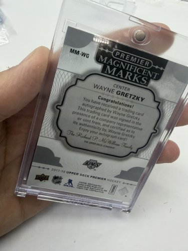 Signed Wayne Gretzky on card auto - 2017-18 UPPER DECK PREMIER MAGNIFICENT MARKS  MM-WG image 9