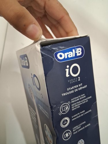 oral-b io series 2 smart electric toothbrush starter kit - white - (model:s2.1c9.0 / 3757) image 3