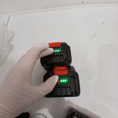 3PC BATTERY AND CHARGER SET - 21V 4AH image 6
