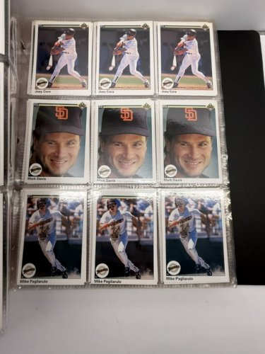 800 APPROX ASSSTD UPPER DECK 1990 MLB BASEBALL CARDS image 8