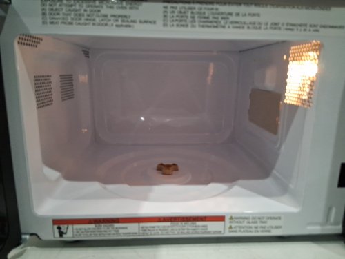 Frigidaire Retro Microwave Oven - 0.7CU.FT - 700W - retro Black/Gold (Model: EMW788-BLACKGLD) image 4