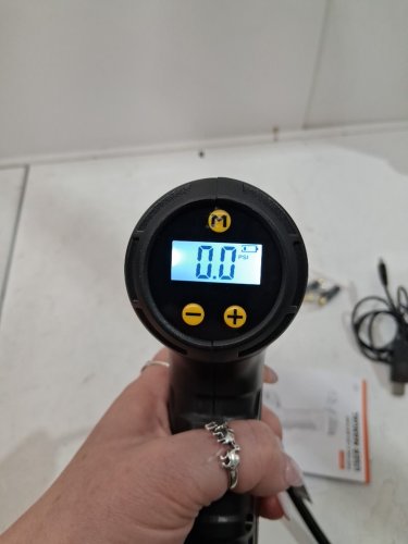 astroai rechargeable portable tire inflator - 150psi - black (model: airun c4) image 2