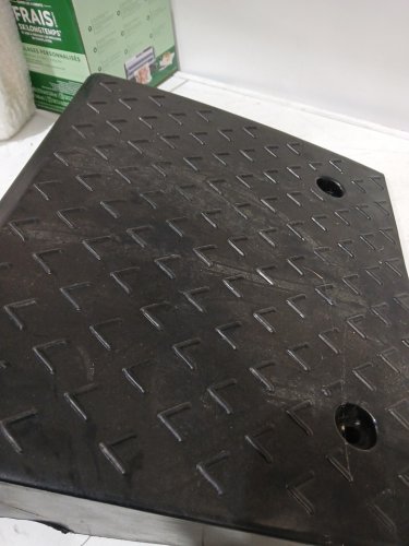 heavy duty portable rubber threshold curb ramp - 18" x 15" x 5.5" - black image 6
