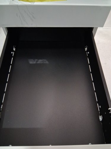 3 drawer metal cabinet with lock - white image 7