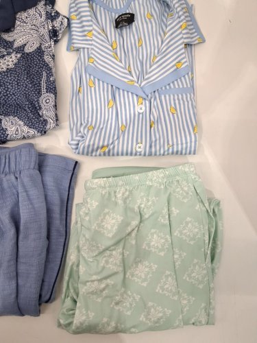 4 assorted women's pajama pieces - long sleeve shirt, short sleeve shirt and 2 long pants - medium - BLUE/GREEN image 4