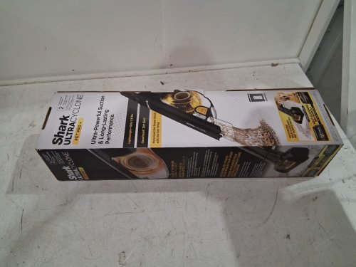 SHARK HANDHELD CORDLESS ULTRA CYCLONE VACUUM - 100W - BLACK/GOLD (MODEL: CH951C) image 2