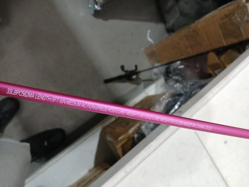 ladies Zebco 33 spincast reel and rod combo fiberglass - right hand 6ft - Black/pink image 4