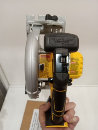DEWALT 20V MAX* Cordless Circular Saw *Tool Only* - 6-1/2" - YELLOW/BLACK  (MODEL: DCS565B) image 6