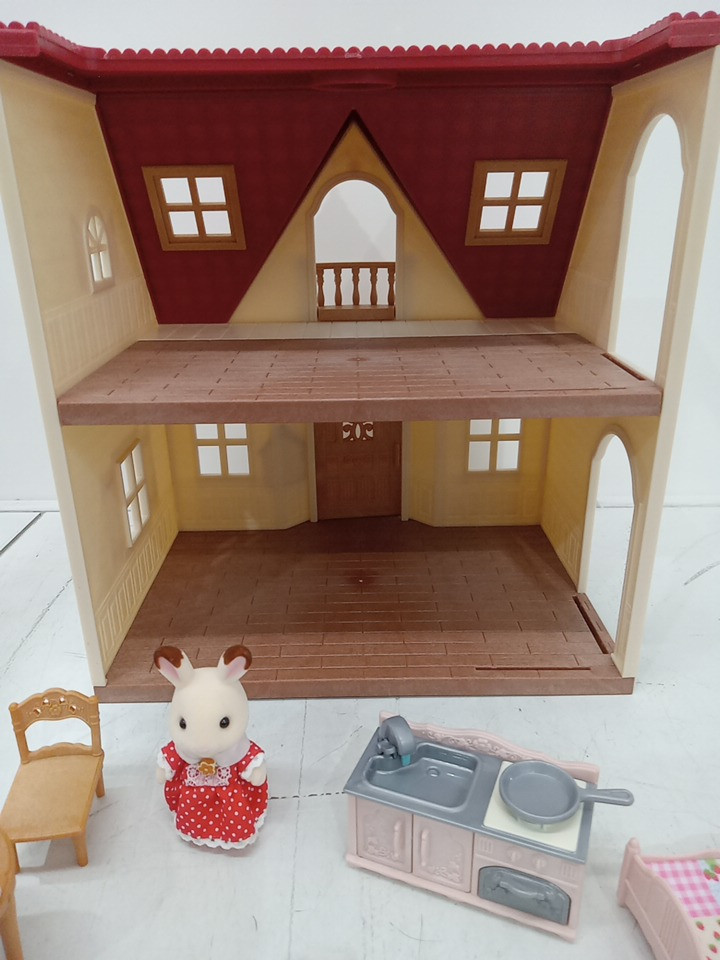 10PC CALICO CRITTERS red roof cozy cottage dollhouse playset with character furniture and accessories - red/multi-colour (model: cc2029) image 3
