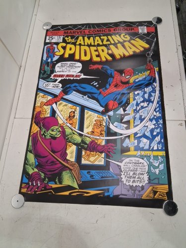Trends Posters Amazing Spider-Man #137 Comic Cover Poster - 22" x 34" (Model: 21184) image 4