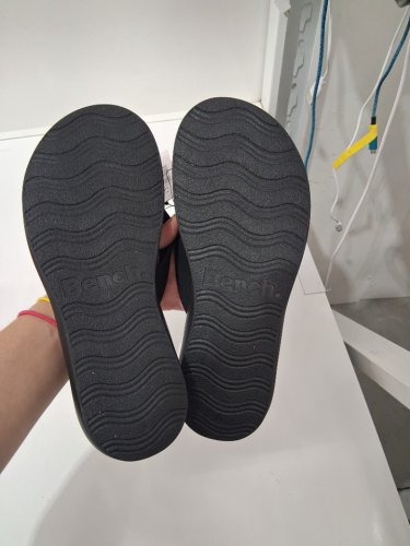 women's bench comfort flip flops - 6 - BLACK (STYLE:1872039) image 3