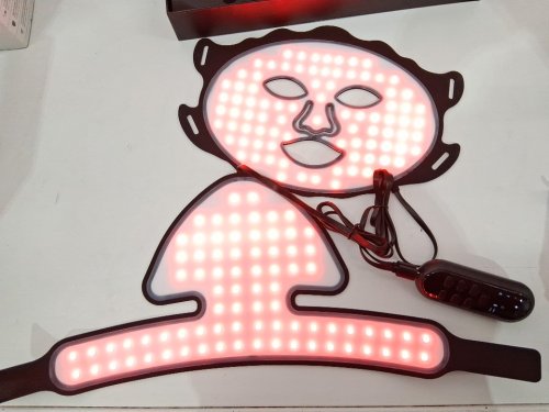 2pc led light therapy mask set for face and neck - 7 colour modes - black/yellow image 8