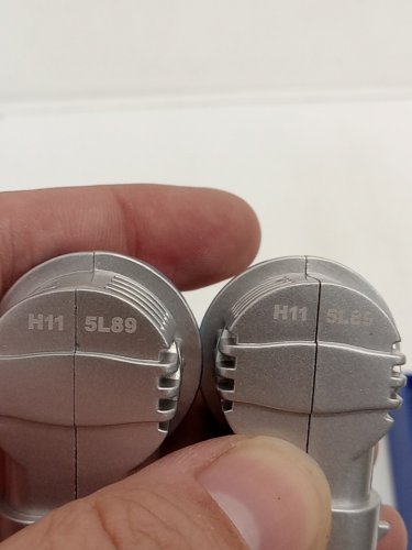 2PK Ursprung Q12 SERIES REPLACEMNET FOG LIGHT BULBS - SILVER/BLUE (MODEL: H11) image 3
