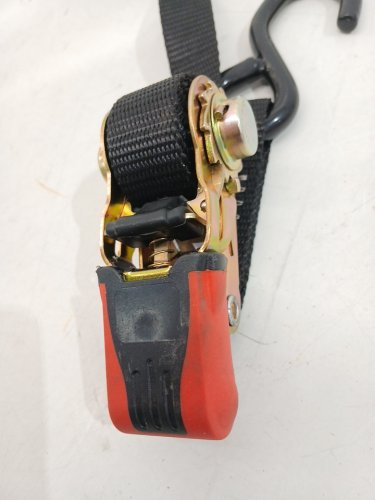 Rod Saver Rubber Ratchet Tie-Down - 1" x 6FT - 1800lbs cap - Black image 3