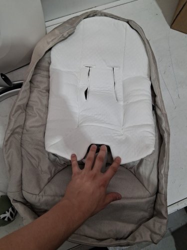UPPAbaby Mamaroo Smart Swing - 5 motions, 5 speeds, 4 sounds with MotionSync Technology and Bluetooth - 36" - charlie (Model: 2001-MRO-NA-CHR) image 7