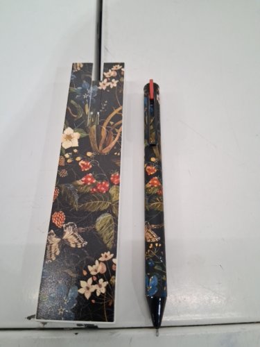 Bruno Visconti Gel Click Pen in a Gift Box With 2 Refills - 0.38 mm - Black Raspberry Floral (Model: 20-0446/03) image 3