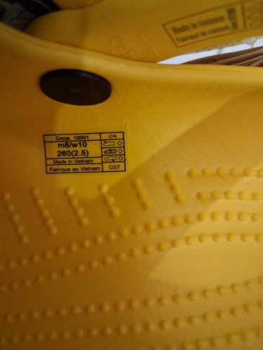 UNISEX CROCS MENS 8 WOMENS 10 - yellow image 4
