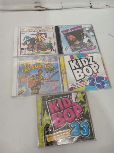 5 Assorted Kid's Physical Media Audio CD's by various artists image 2